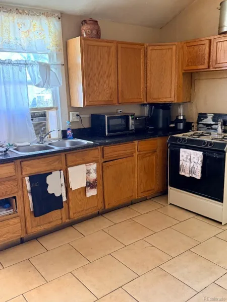 728 Emporia Street Aurora CO 80010 | MLS #REC1519634 07152026024214 800 28