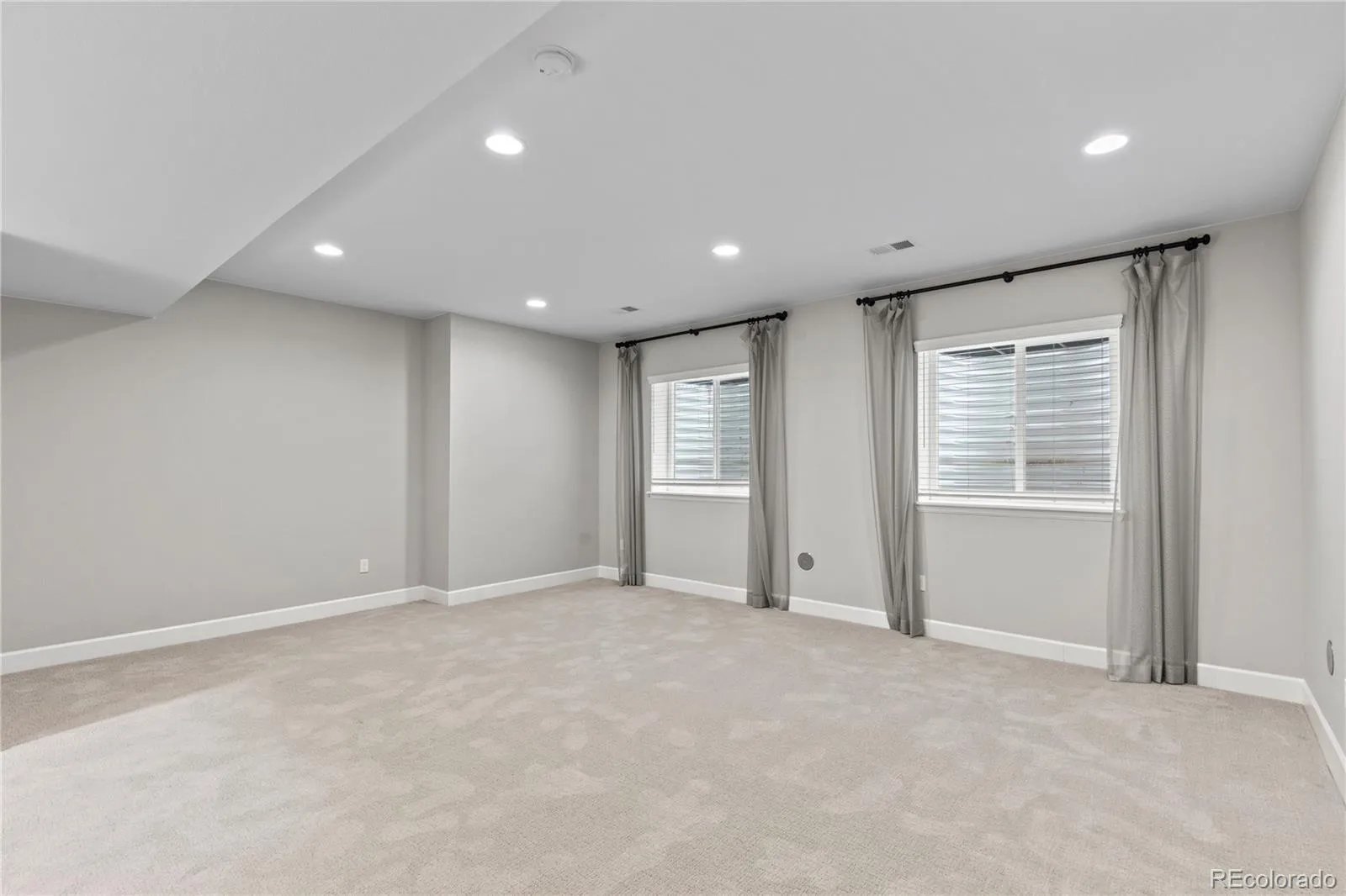 929 Brocade Drive Highlands Ranch CO 80126 MLS #REC1521002 05092026024552 1600 16