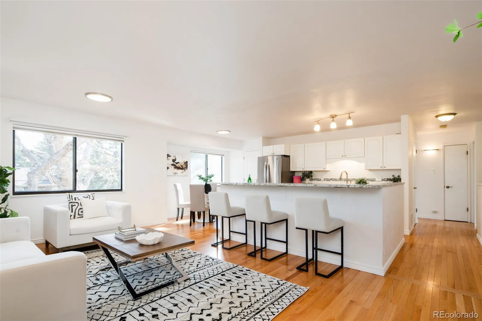 04112026032302 1600 10