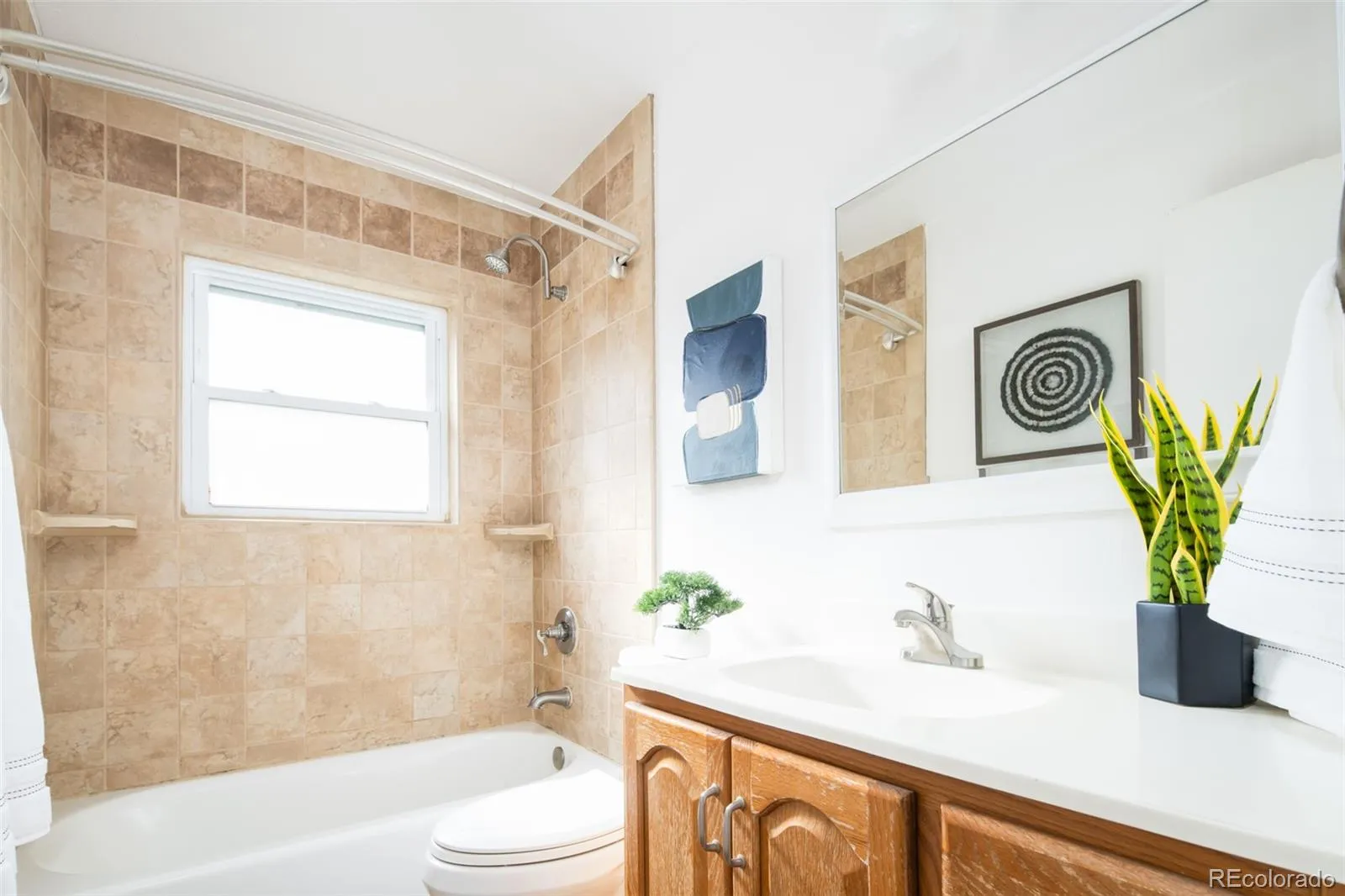 04112026032302 1600 16