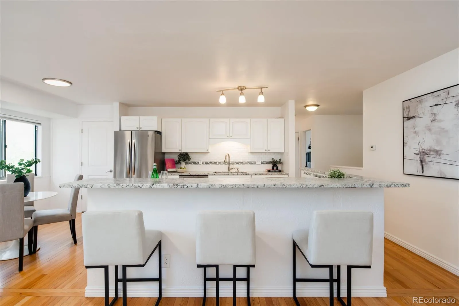 04112026032302 1600 2