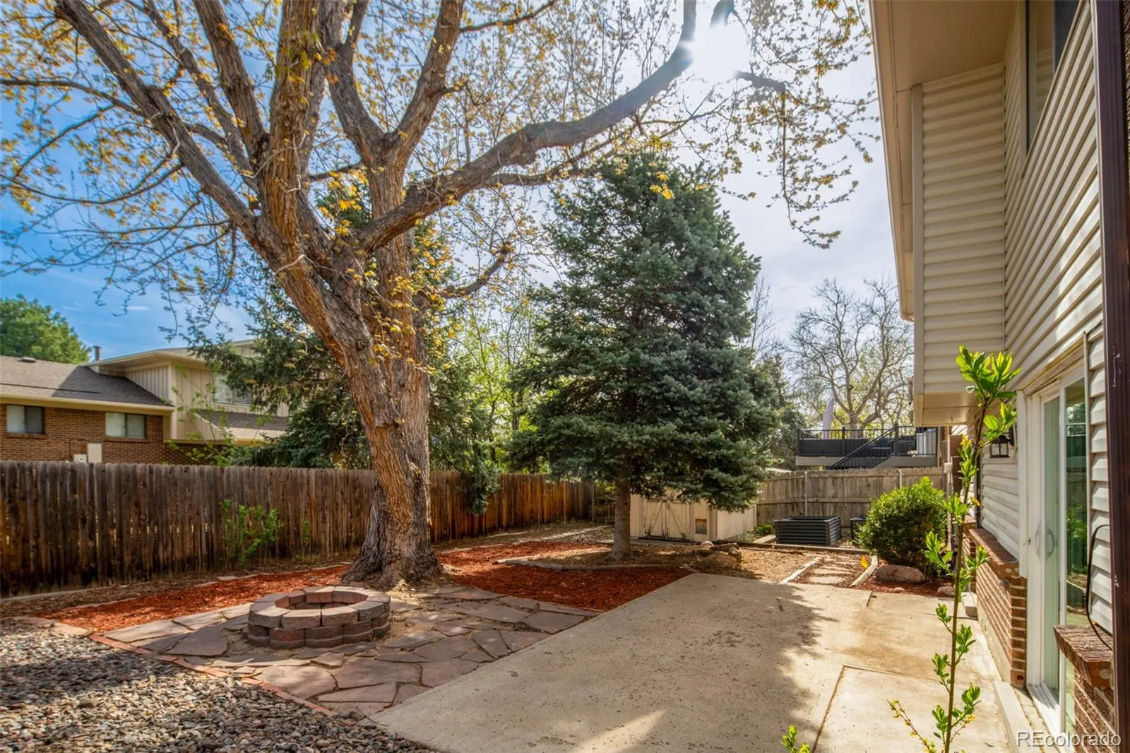 04112026032302 1600 24