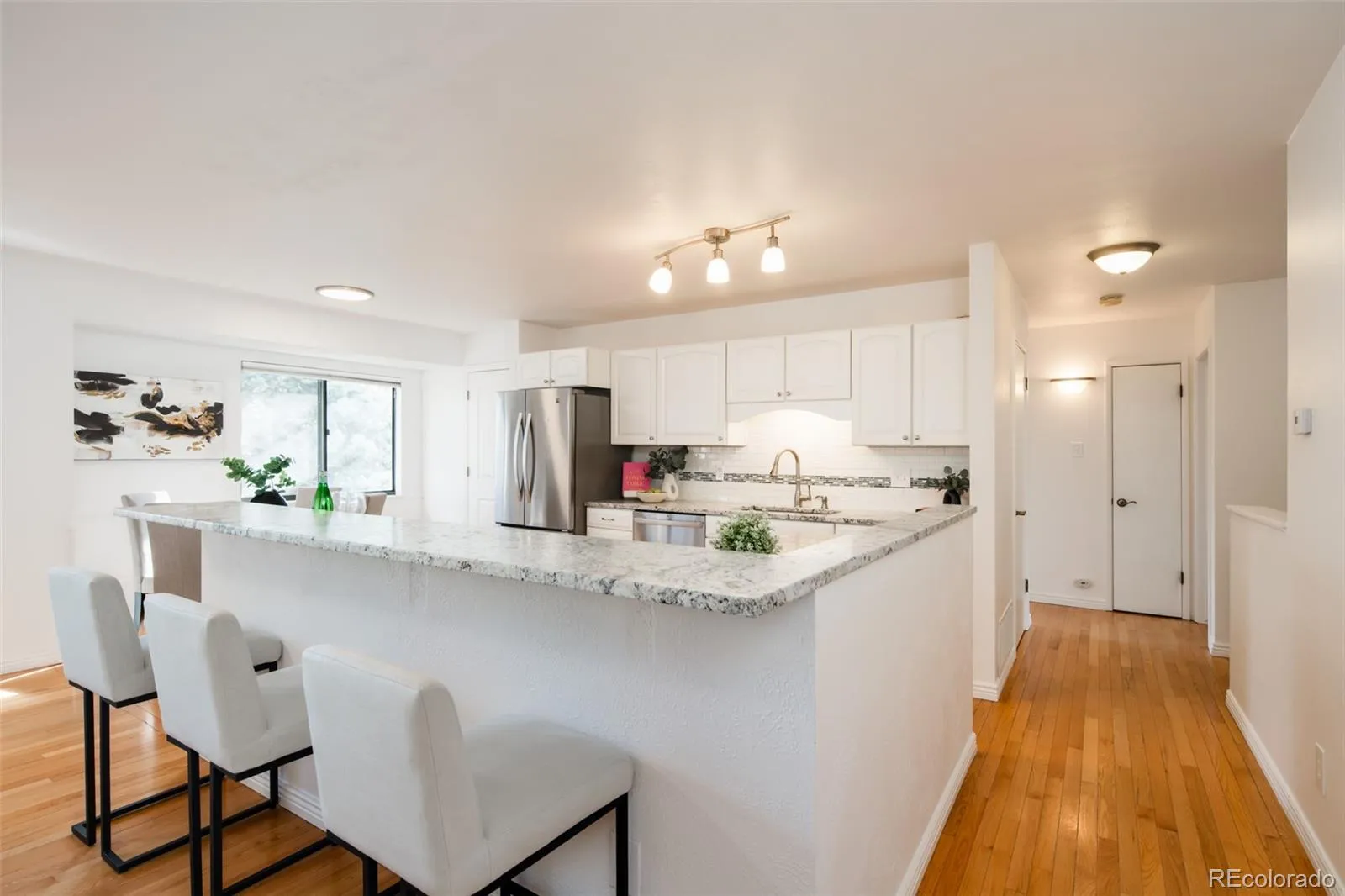 04112026032302 1600 3