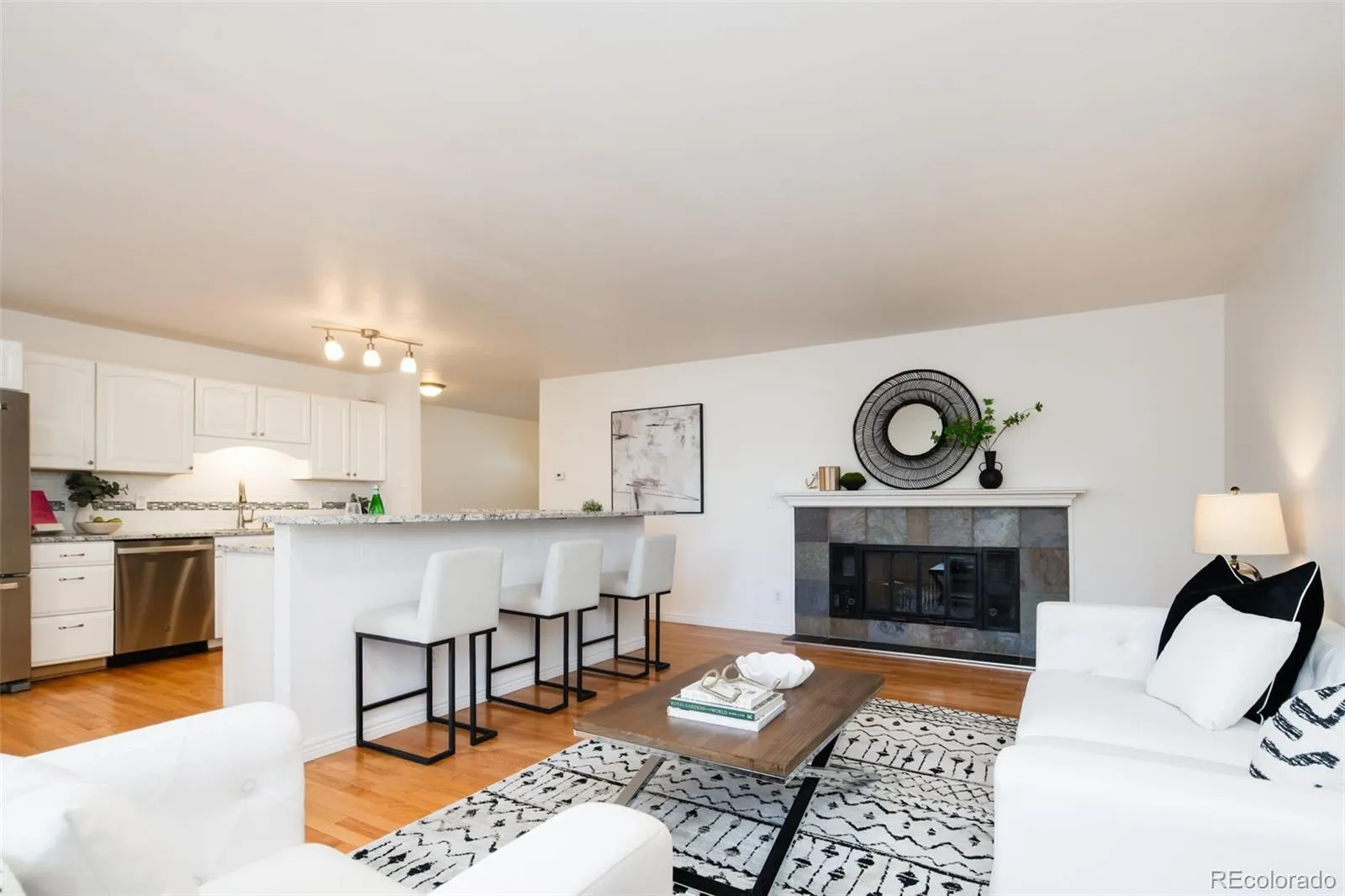 04112026032302 1600 8