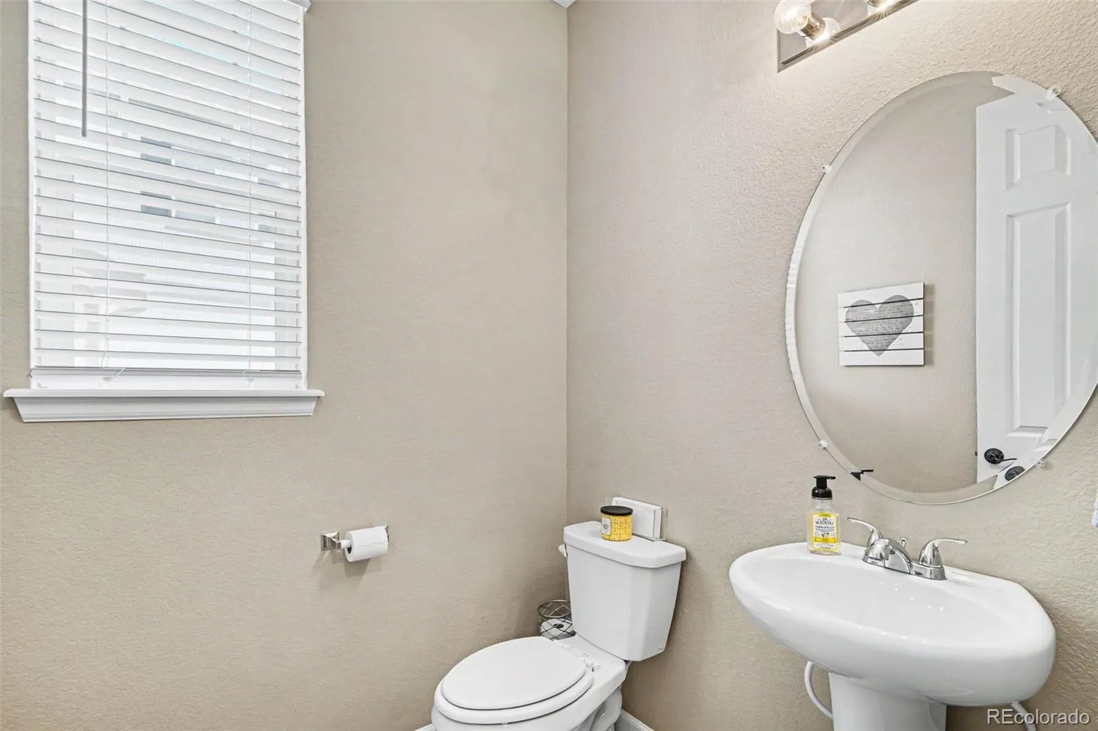 26712 E Hinsdale Place Aurora CO 80016 MLS #REC1524403 05102026142536 1600 10