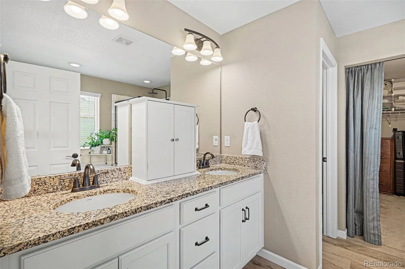 26712 E Hinsdale Place Aurora CO 80016 MLS #REC1524403 05102026142536 1600 13