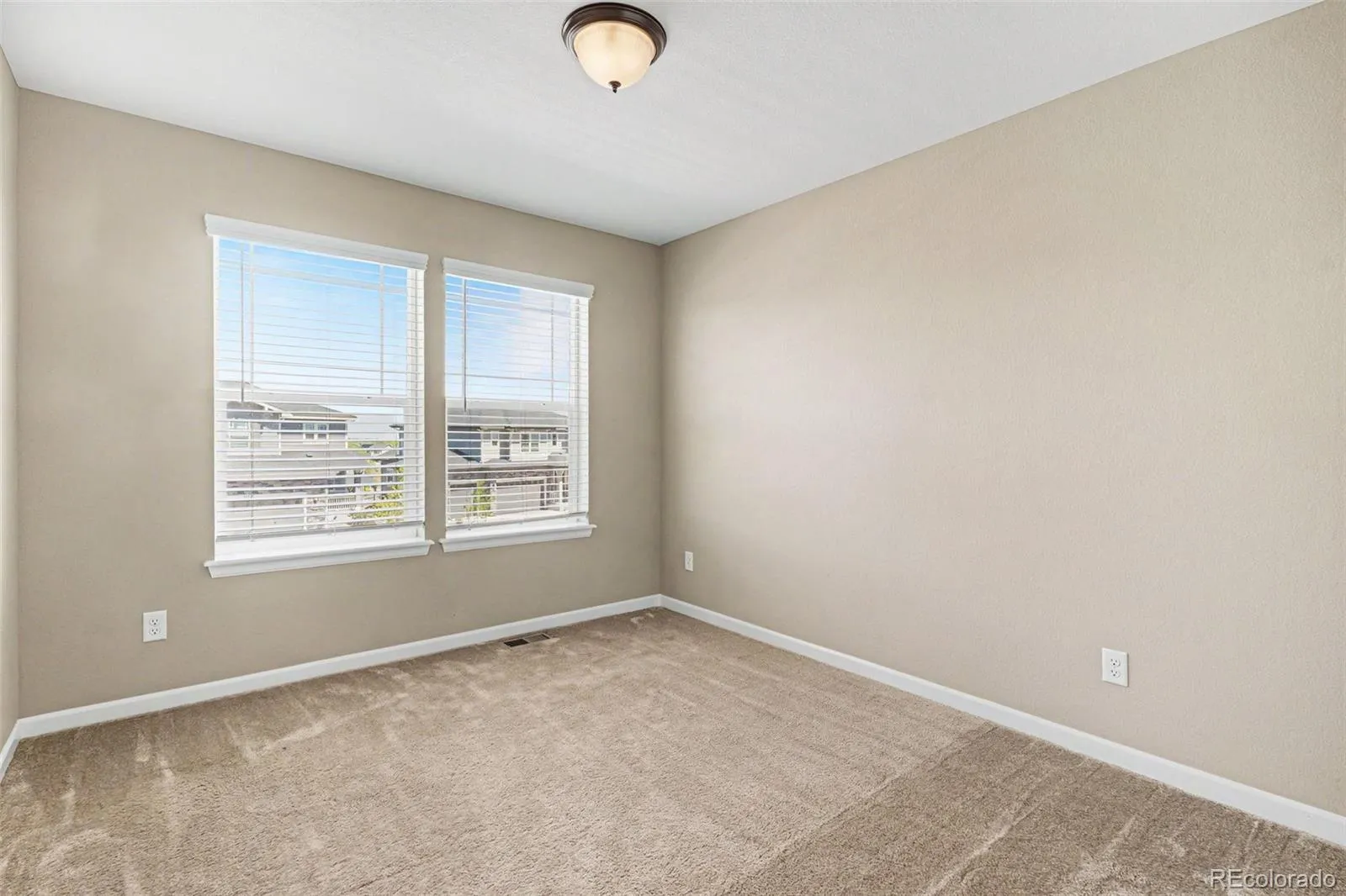 26712 E Hinsdale Place Aurora CO 80016 MLS #REC1524403 05102026142536 1600 17
