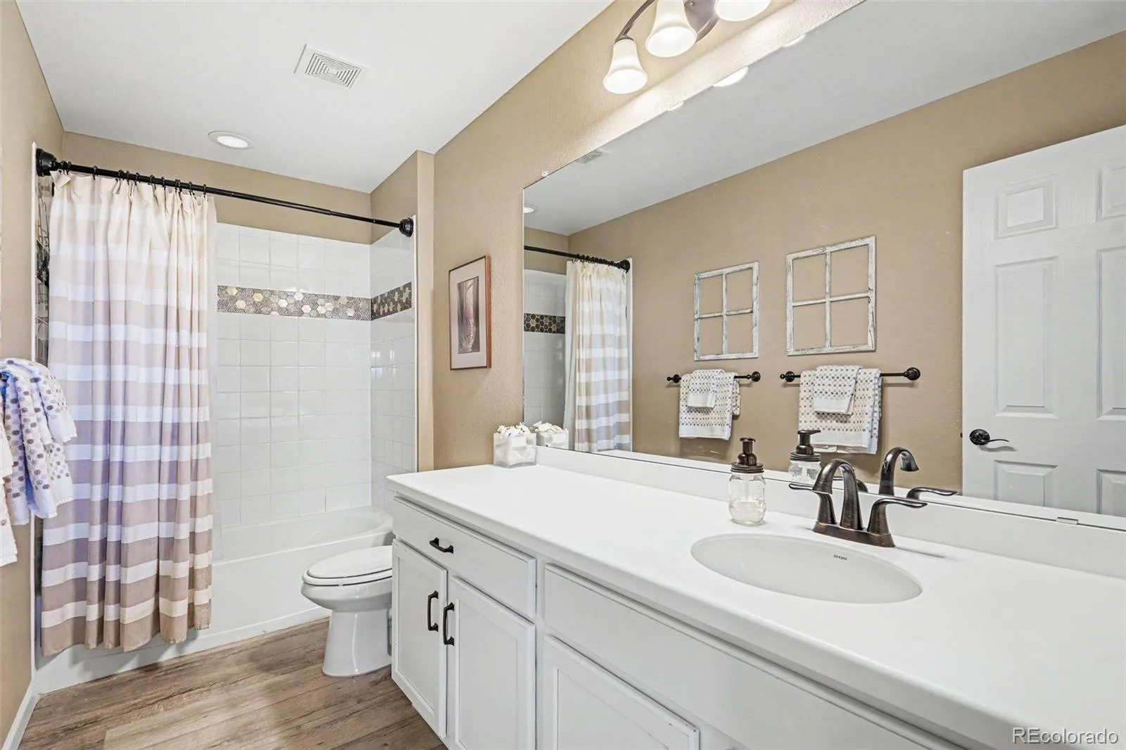 26712 E Hinsdale Place Aurora CO 80016 MLS #REC1524403 05102026142536 1600 19