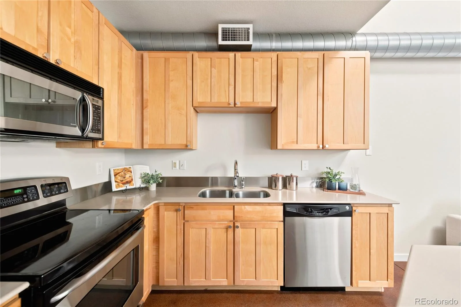 3033 Blake Street #112 Denver CO 80205 | MLS #REC1531995 08092026172521 1600 12