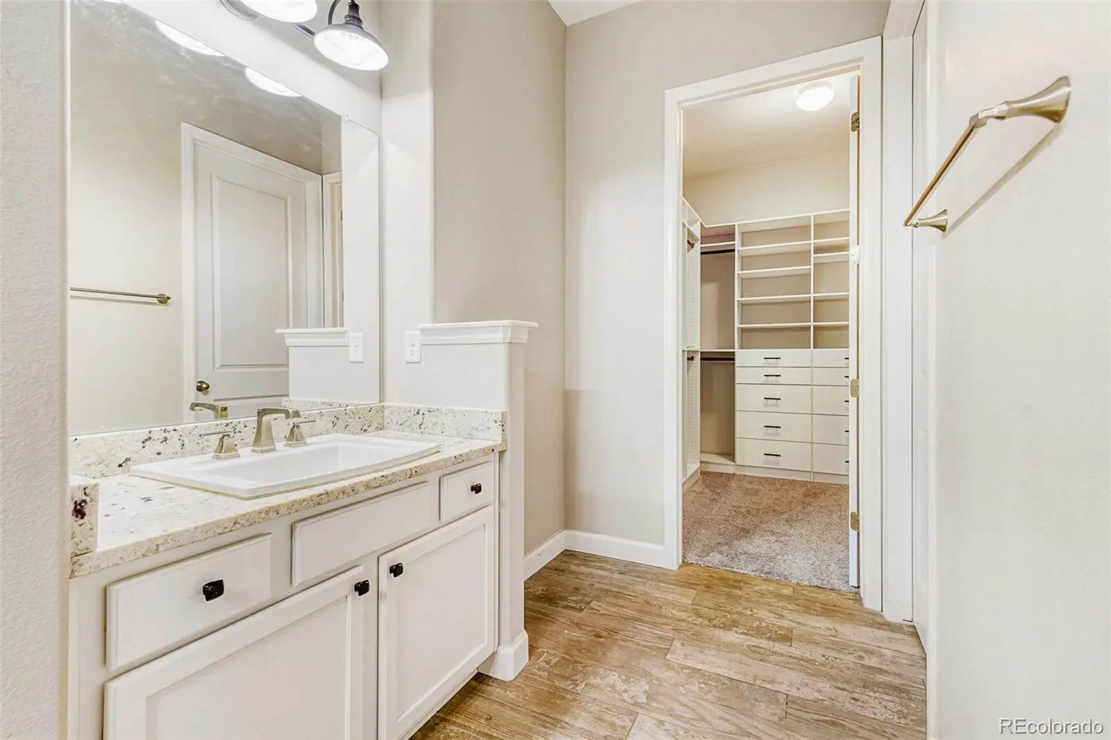 9894 Eagle River Street Littleton CO 80125 | MLS #REC1536721 03072026172811 1600 17