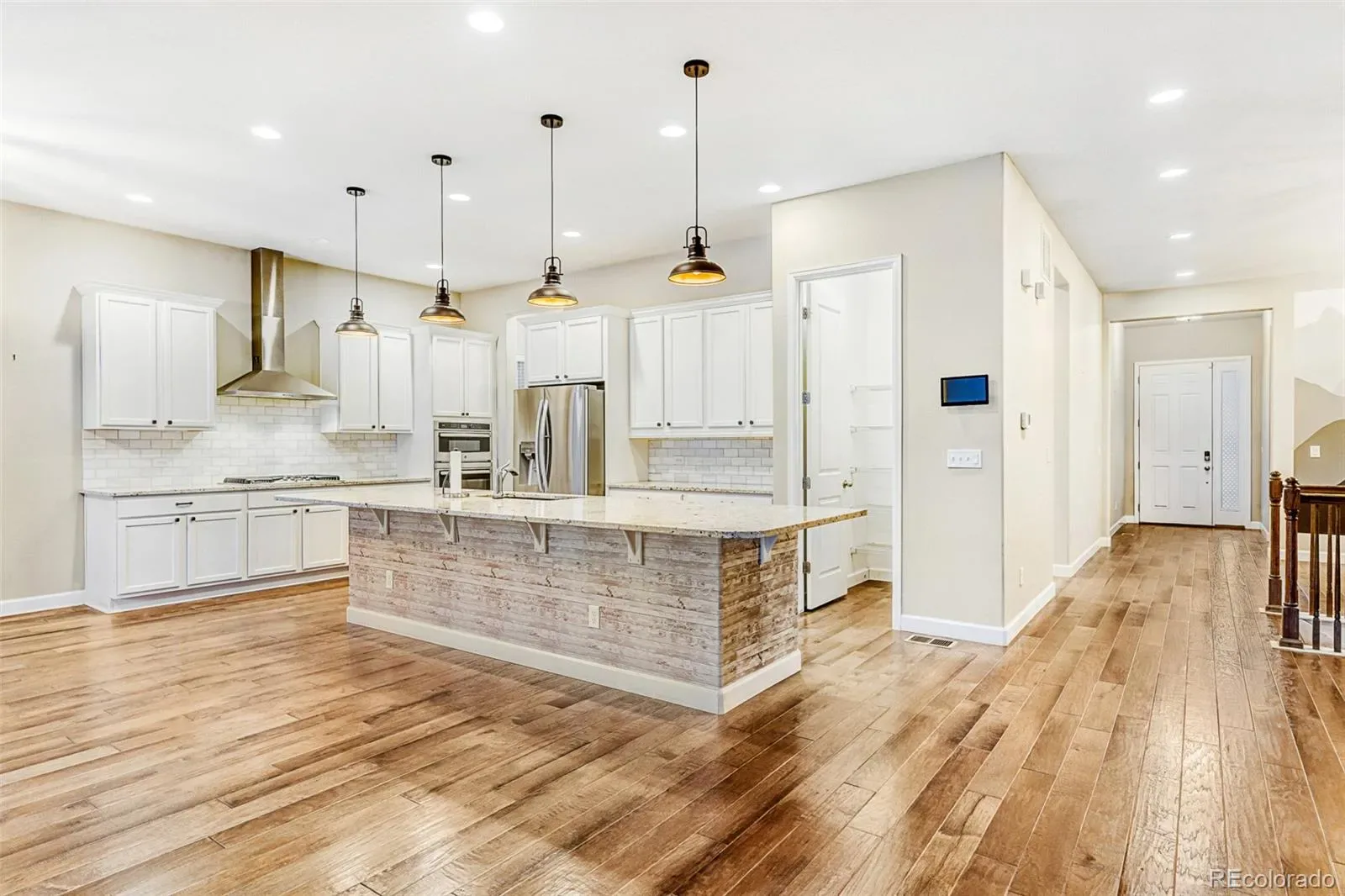 9894 Eagle River Street Littleton CO 80125 | MLS #REC1536721 03072026172811 1600 2