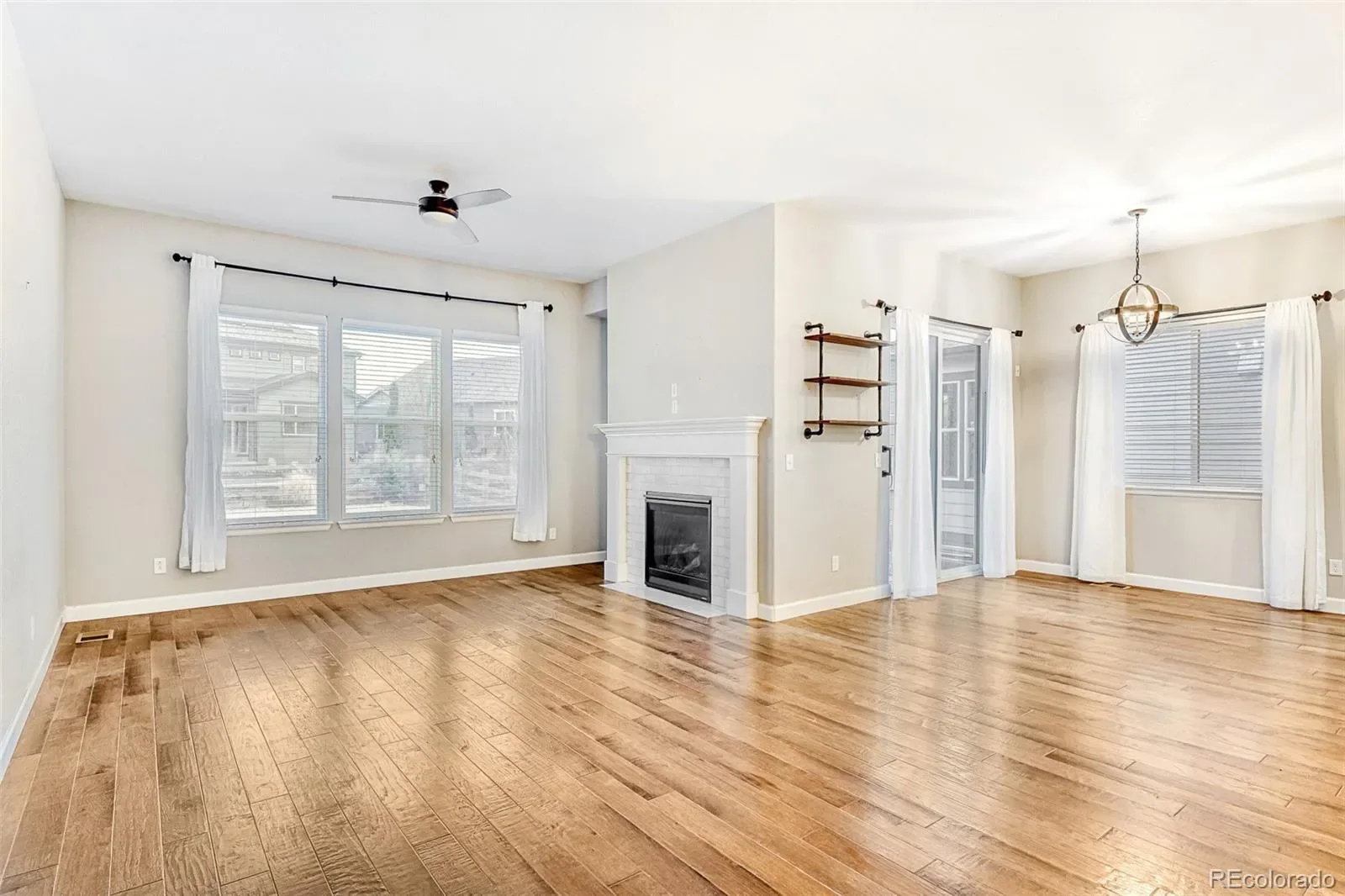 9894 Eagle River Street Littleton CO 80125 | MLS #REC1536721 03072026172811 1600 6