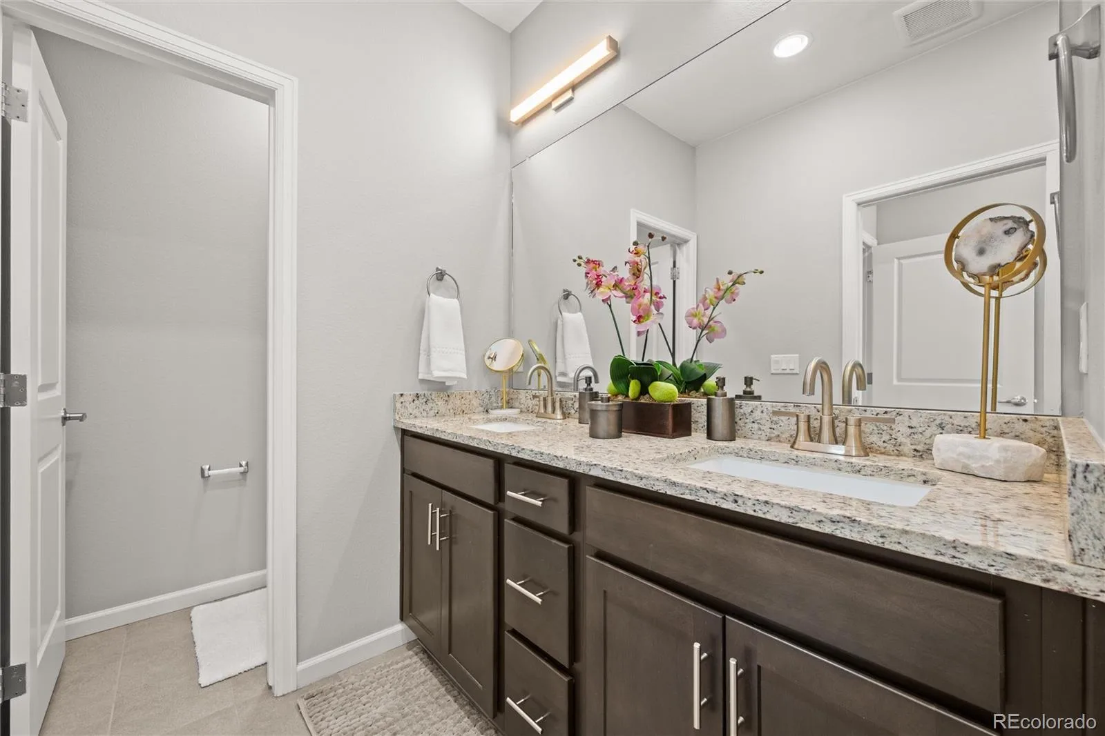 5381 E 63rd Place Commerce City CO 80022 | MLS #REC1538496 06032026183417 1600 22