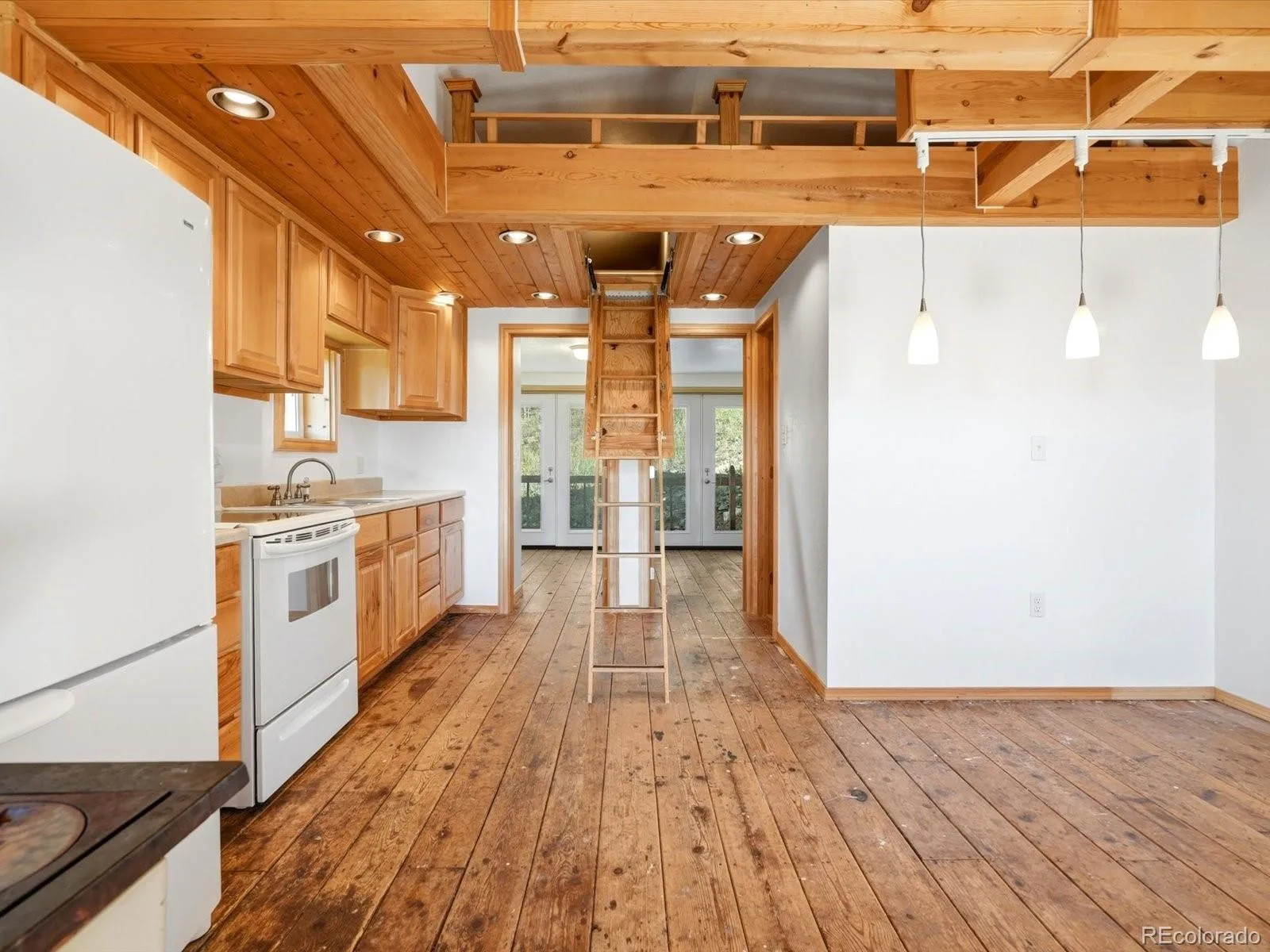 200 Raptor Point Road Golden CO 80403 | MLS #REC1543008 08232026201451 1600 22