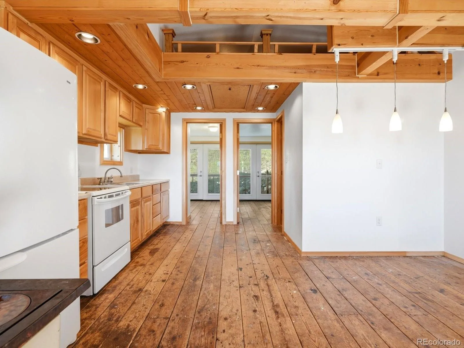 200 Raptor Point Road Golden CO 80403 | MLS #REC1543008 08232026201451 1600 23