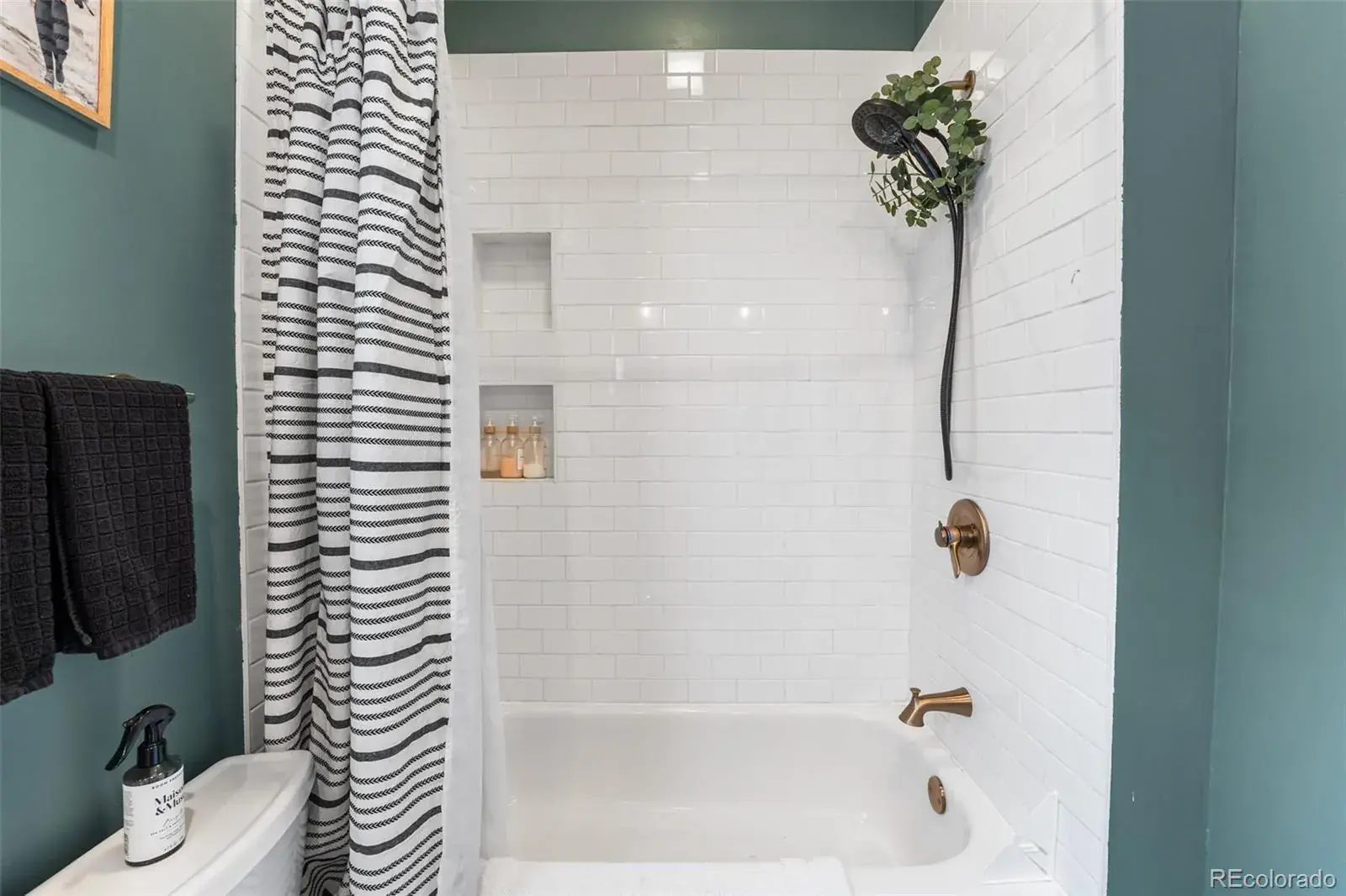 10302025164630 1600 17