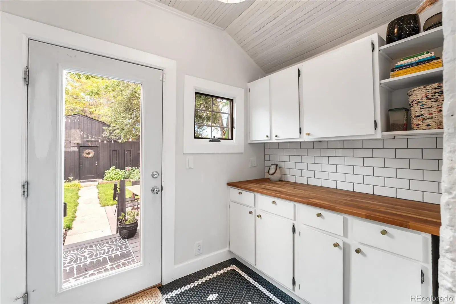 10302025164630 1600 18