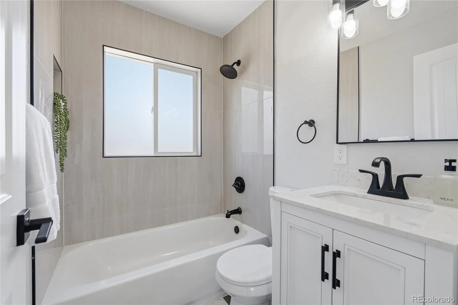 04172026162421 1600 12