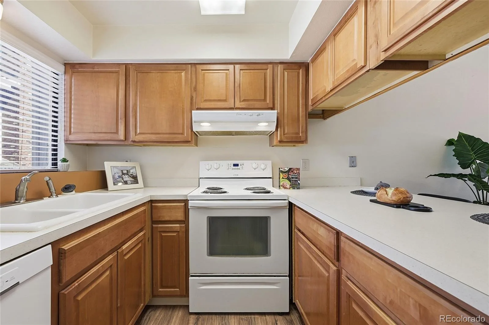 6855 W 84th Way #32 Arvada CO 80003 | MLS #REC1550986 08232026002234 1600 3