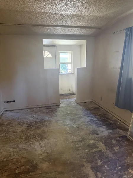 1309 Chester Street Aurora CO 80010 | MLS #REC1552186 08272026193839 800 4