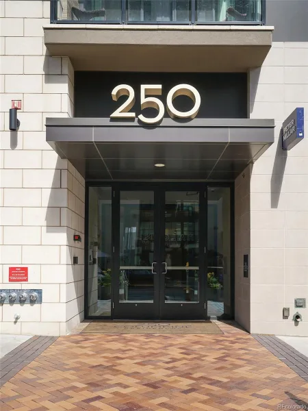250 Columbine Street #307 Denver CO 80206 | MLS #REC1554466 09022026224647 800 25