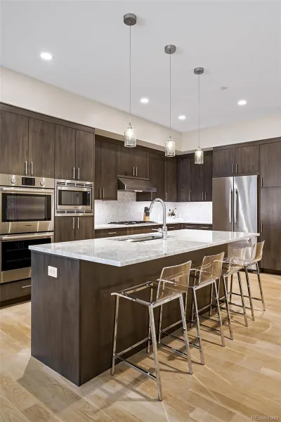 250 Columbine Street #307 Denver CO 80206 | MLS #REC1554466 09022026224647 800 9