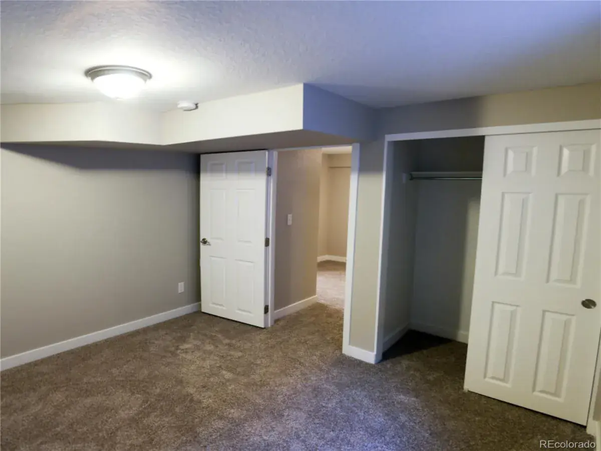 3290 Magnolia Street Denver CO 80207 MLS #REC1562447 02022026172752 1200 22