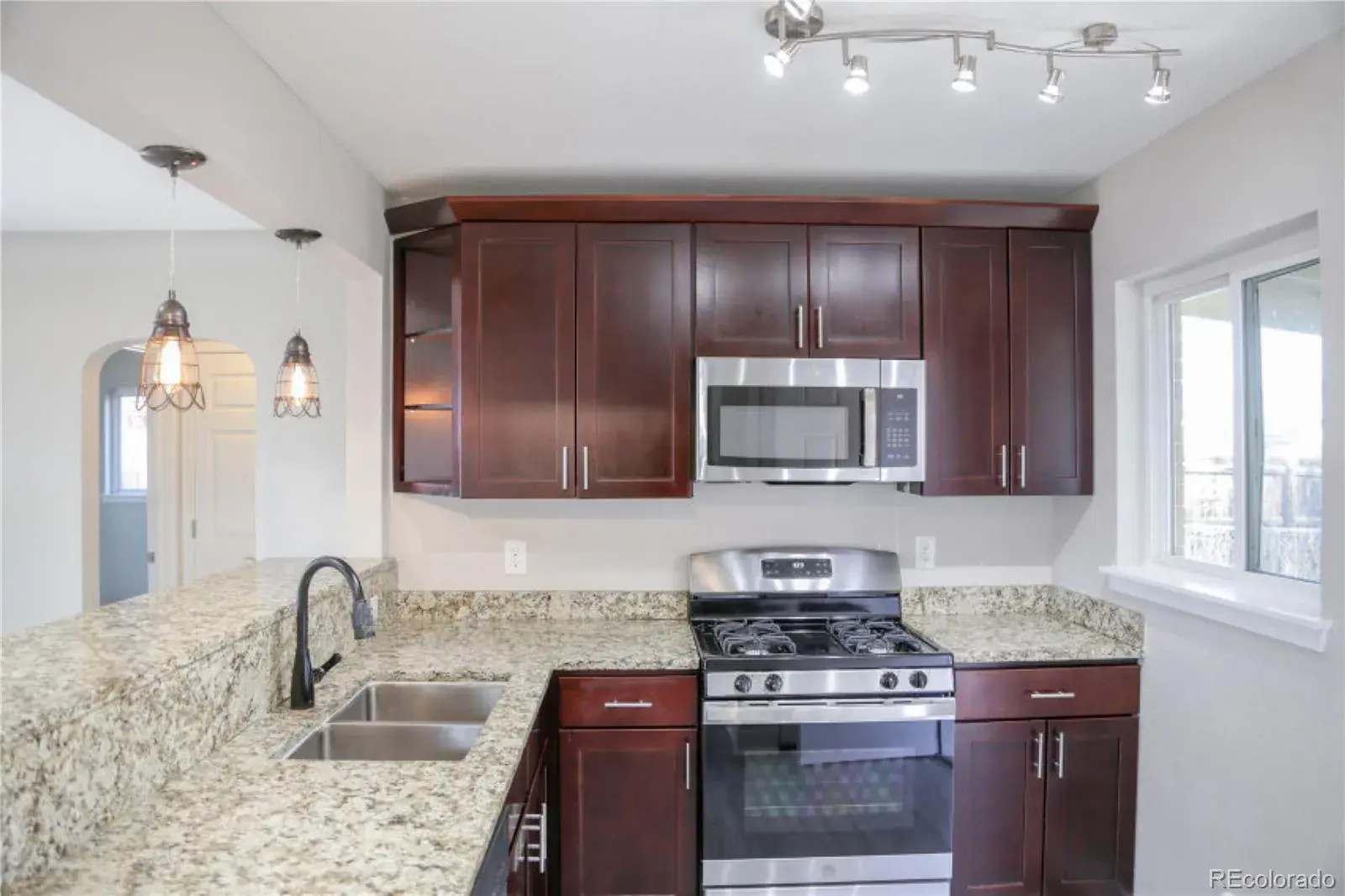 3290 Magnolia Street Denver CO 80207 MLS #REC1562447 02022026172752 1600 11