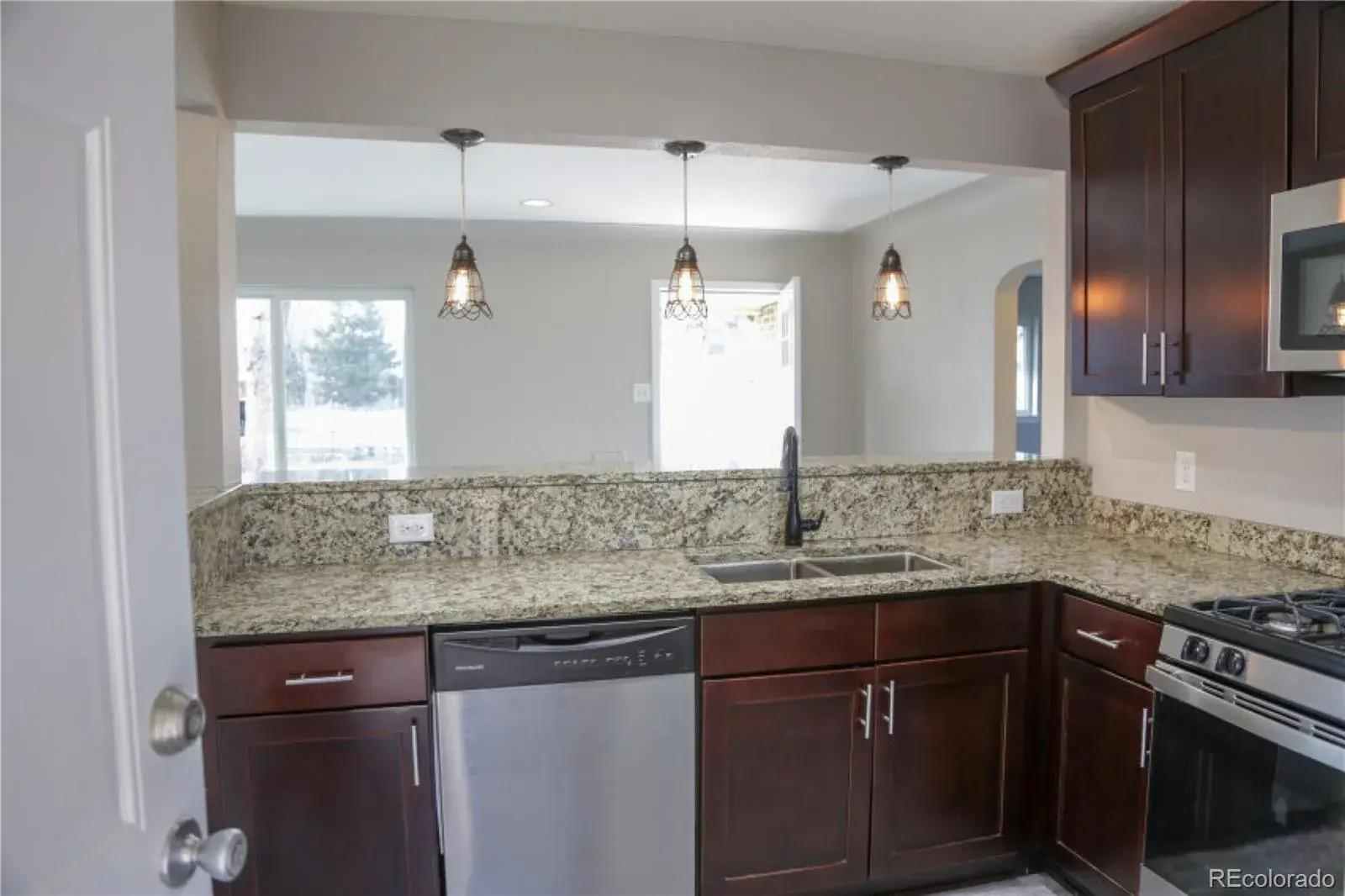 3290 Magnolia Street Denver CO 80207 MLS #REC1562447 02022026172752 1600 12