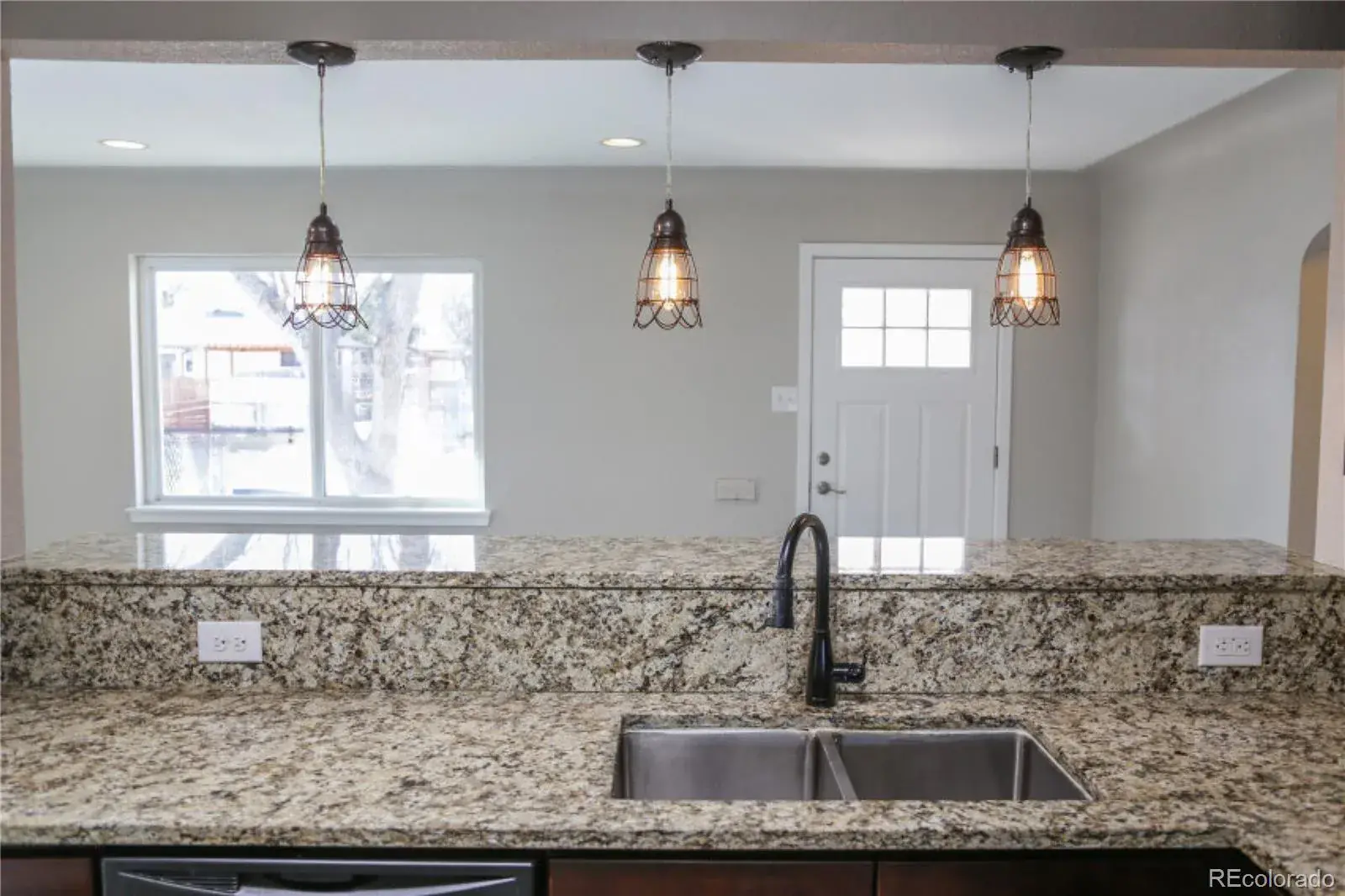 3290 Magnolia Street Denver CO 80207 MLS #REC1562447 02022026172752 1600 14