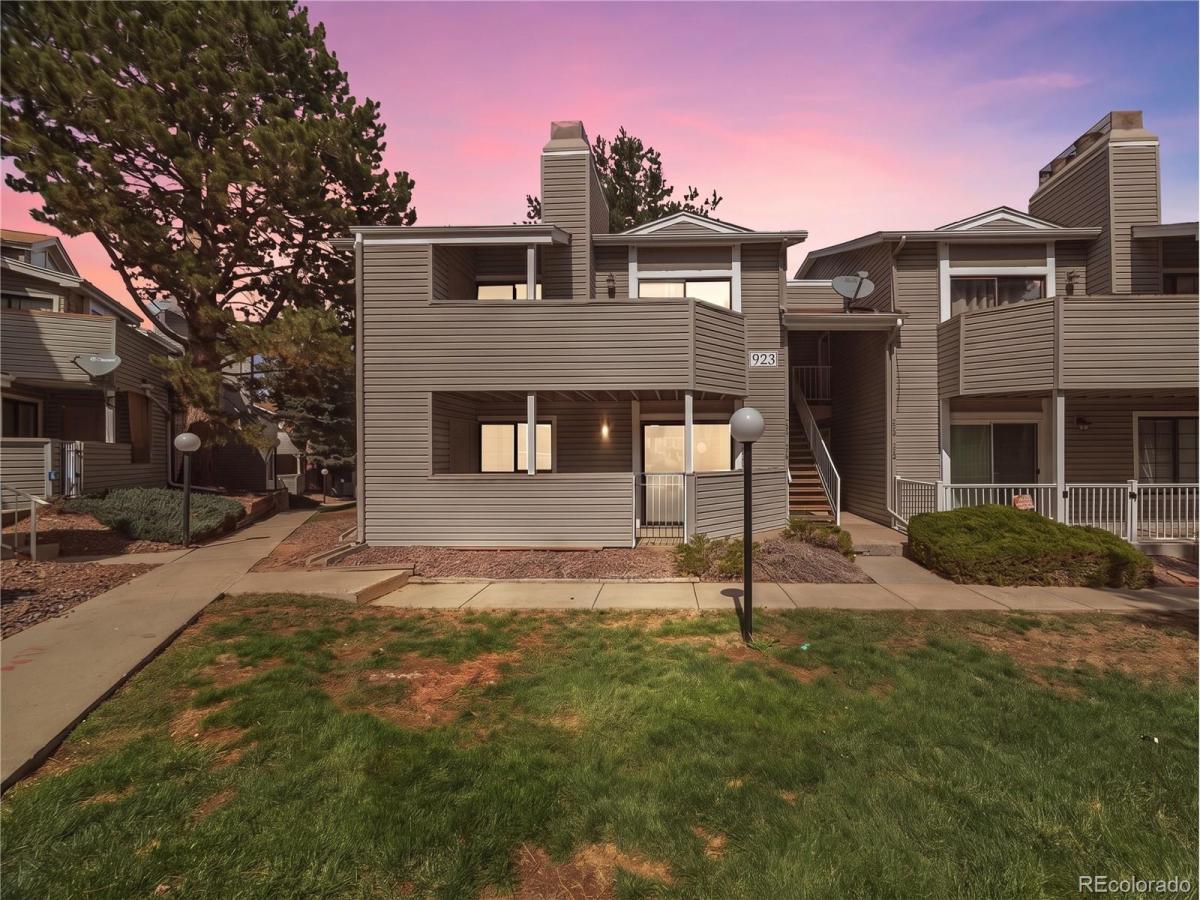 923 S Zeno Way #104 Aurora CO 80017 | MLS #REC1567923 MLS #REC1567923 image #0