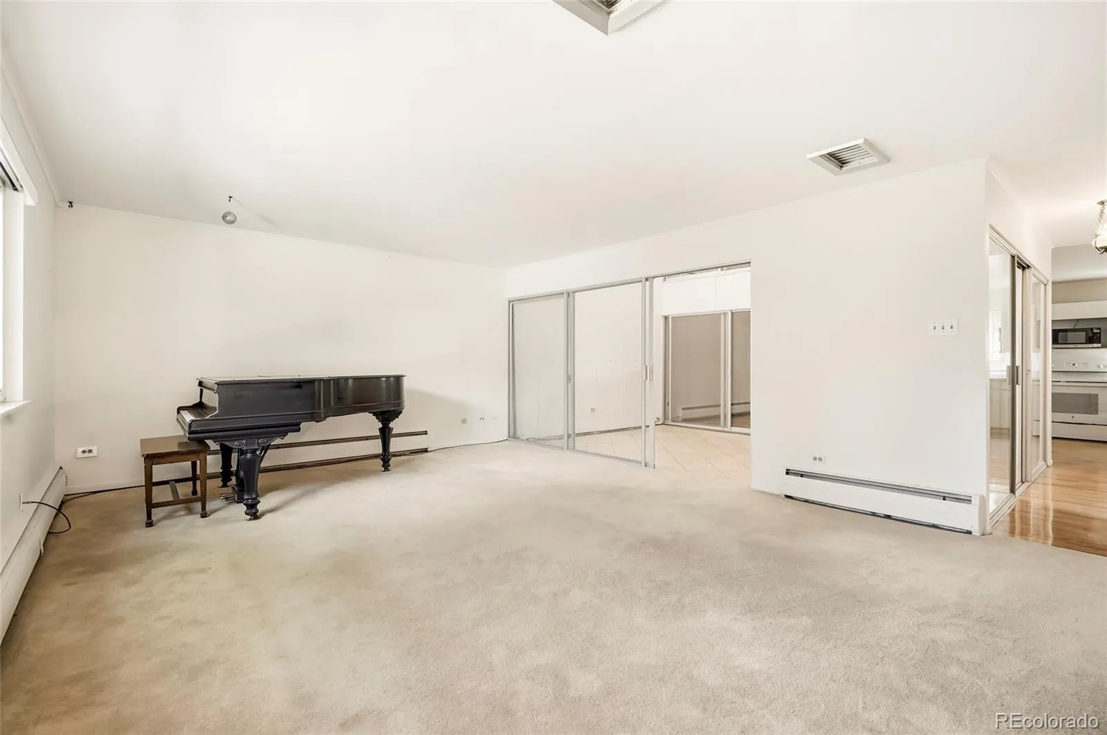 9207 E Center Avenue Denver CO 80247 MLS #REC1569939 06282026190459 1600 11