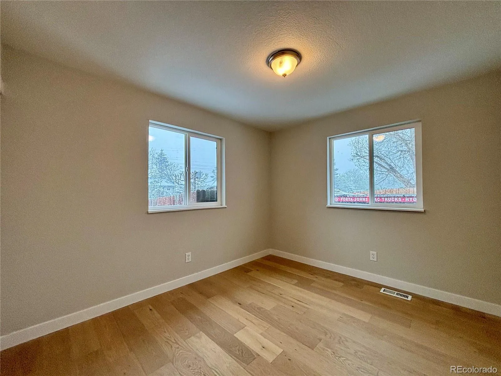 5564 Xapary Way Denver CO 80239 MLS #REC1574886 04222026174913 1600 11