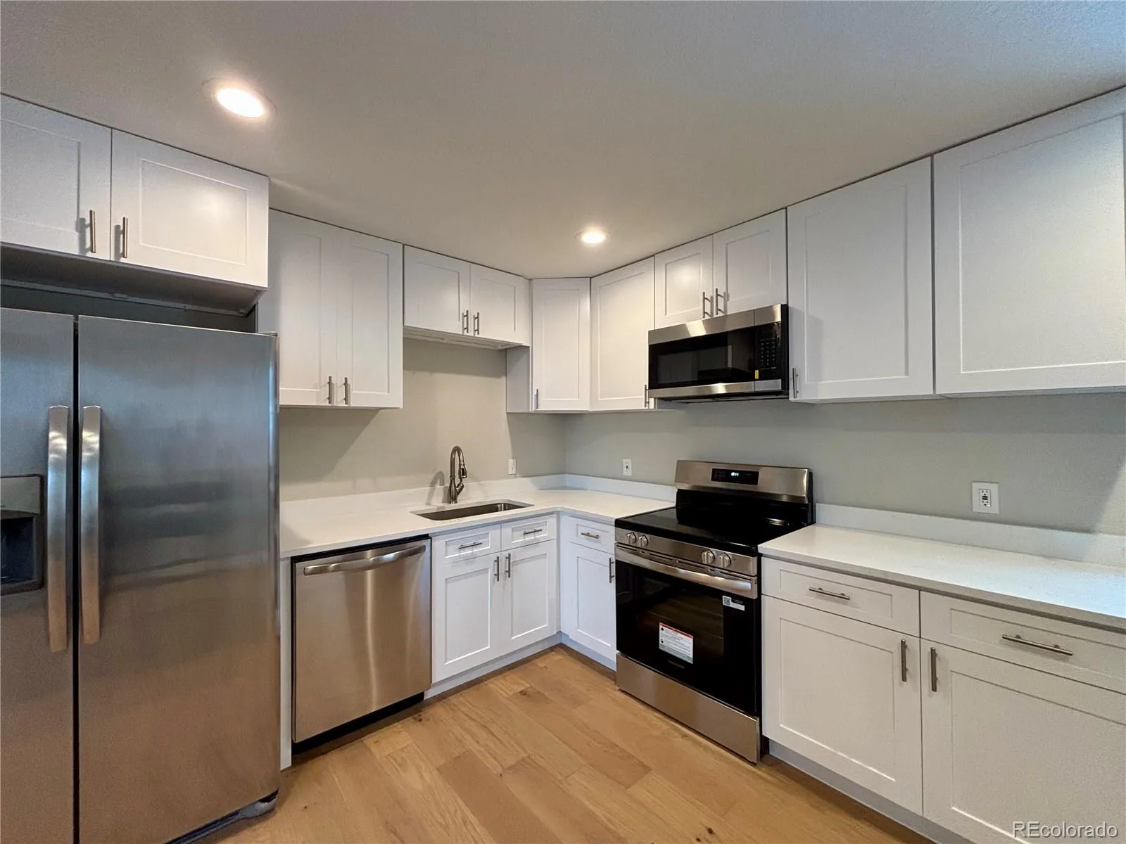 5564 Xapary Way Denver CO 80239 MLS #REC1574886 04222026174913 1600 5