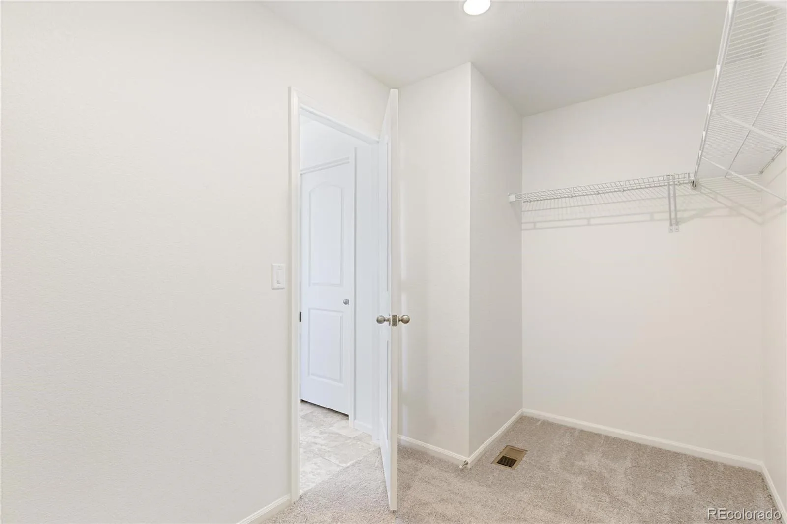 20474 E 57th Avenue Aurora CO 80019 | MLS #REC1575426 07312026231630 1600 22