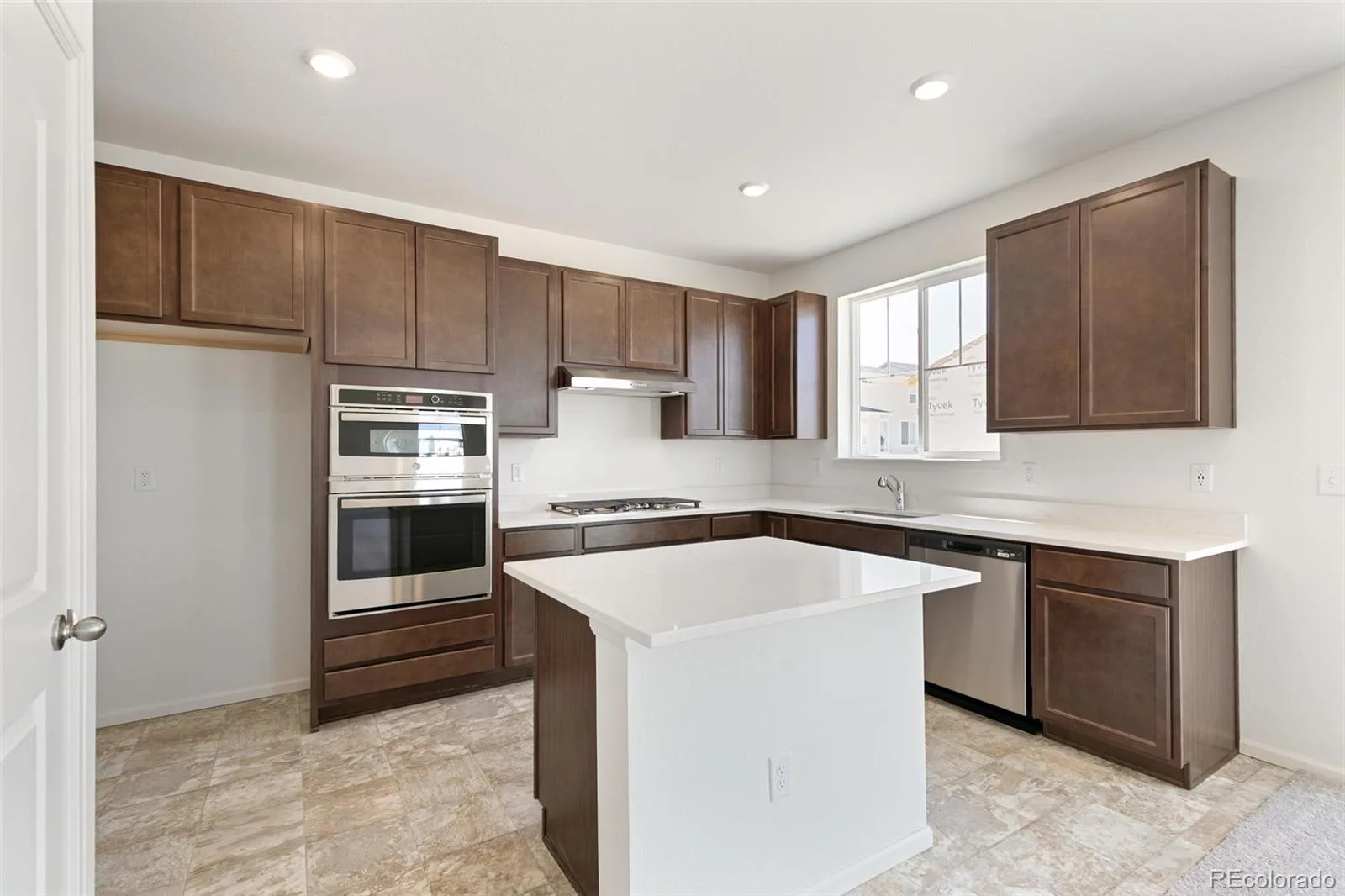 20474 E 57th Avenue Aurora CO 80019 | MLS #REC1575426 07312026231630 1600 8