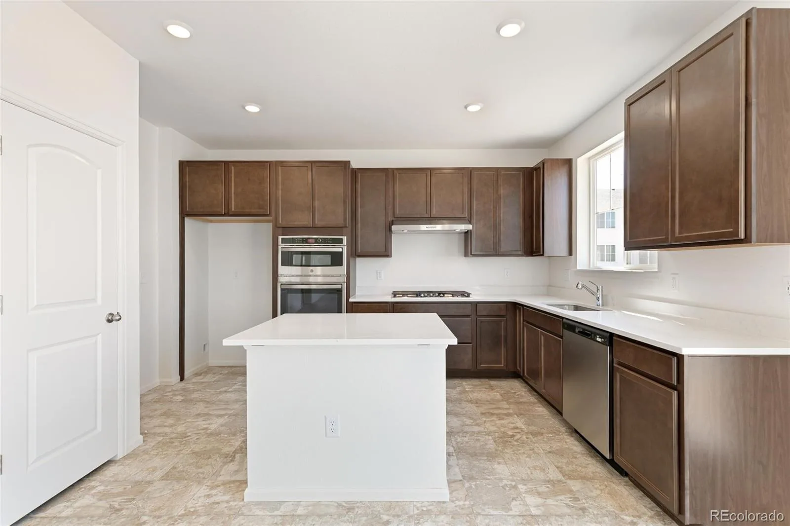 20474 E 57th Avenue Aurora CO 80019 | MLS #REC1575426 07312026231630 1600 9