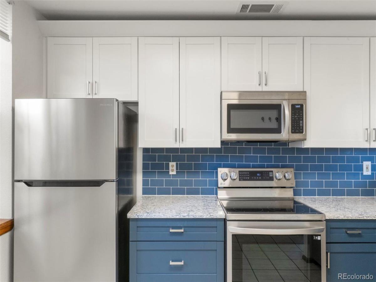 5702 W Asbury Place #102 Lakewood CO 80227 | MLS #REC1581261 MLS #REC1581261 image #0