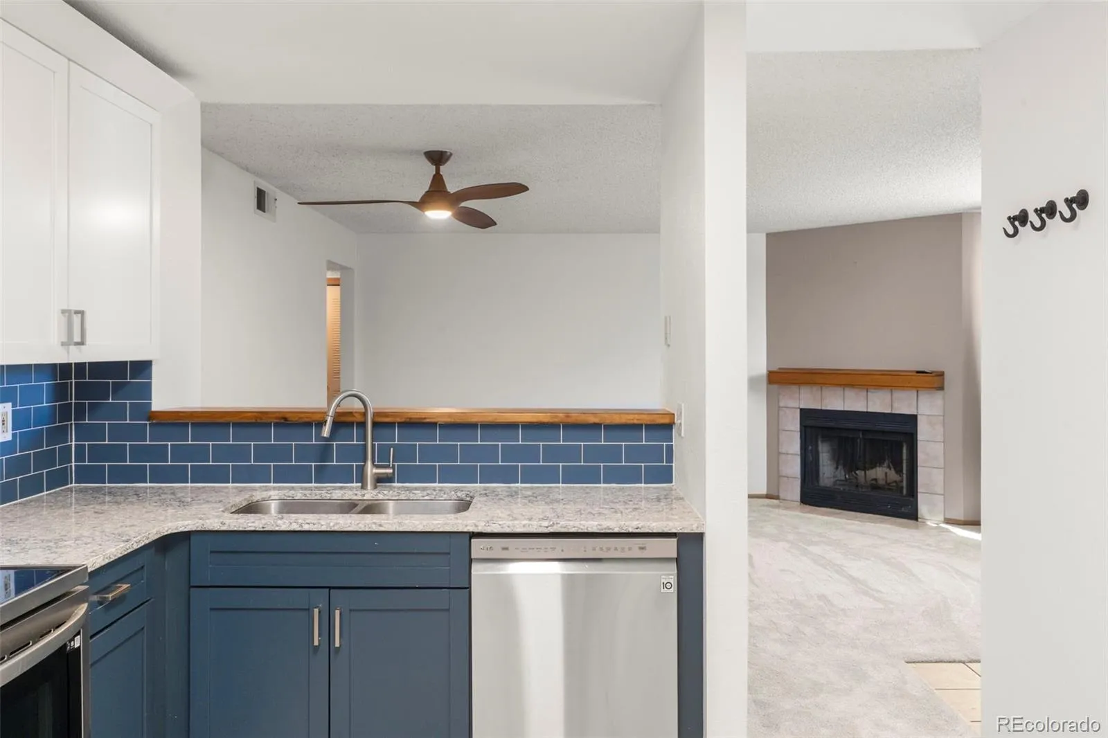 5702 W Asbury Place #102 Lakewood CO 80227 | MLS #REC1581261 05052026034402 1600 1