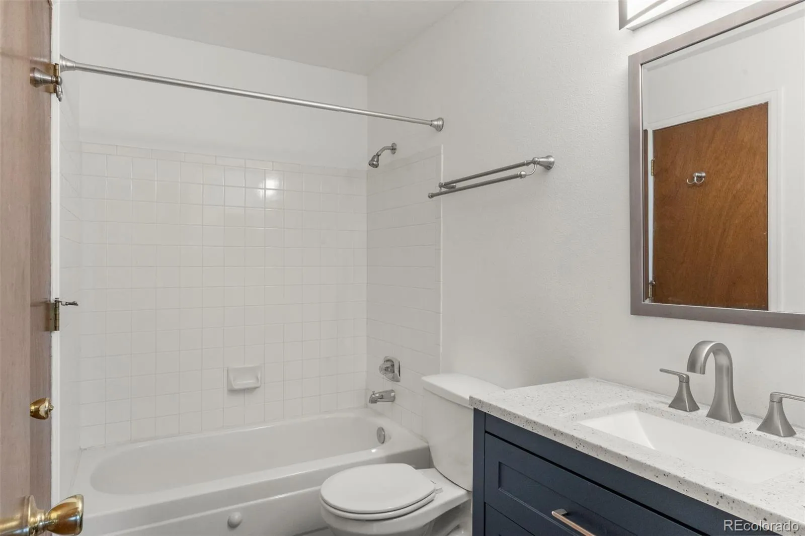 5702 W Asbury Place #102 Lakewood CO 80227 | MLS #REC1581261 05052026034402 1600 12