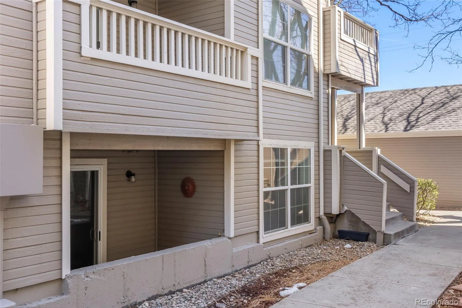 5702 W Asbury Place #102 Lakewood CO 80227 | MLS #REC1581261 05052026034402 1600 19