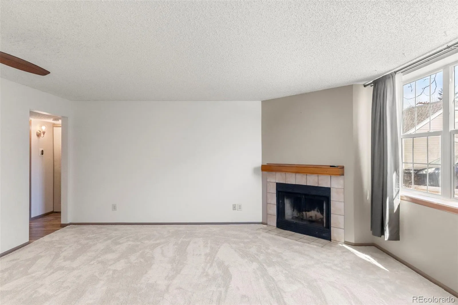 5702 W Asbury Place #102 Lakewood CO 80227 | MLS #REC1581261 05052026034402 1600 4