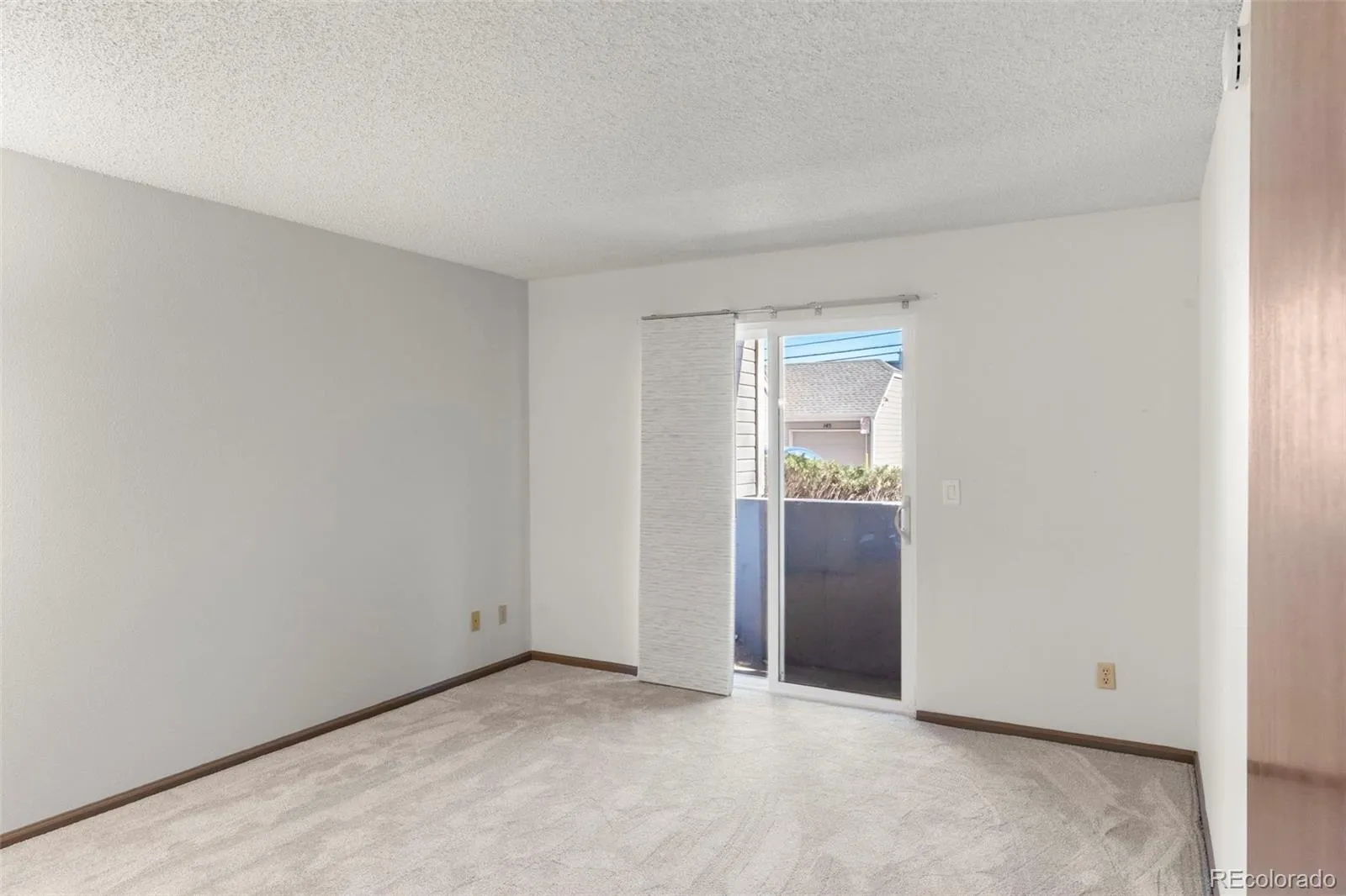 5702 W Asbury Place #102 Lakewood CO 80227 | MLS #REC1581261 05052026034402 1600 7