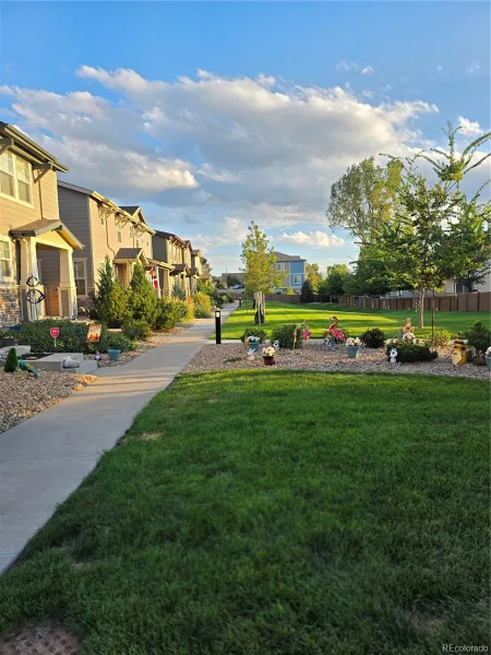 1279 S Dallas Court Denver CO 80247 | MLS #REC1583940 10012026180044 800 43