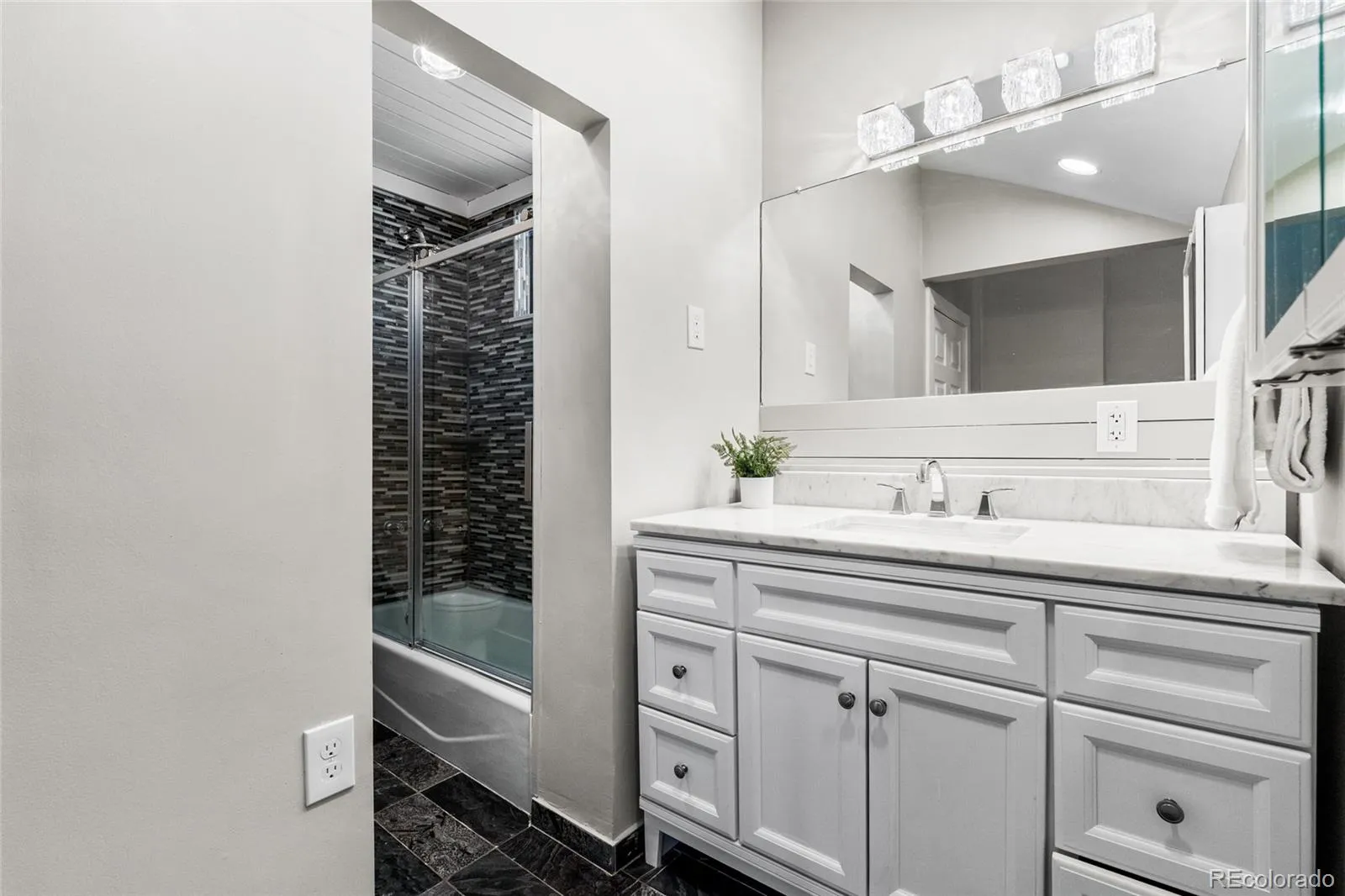 04072026162511 1600 31