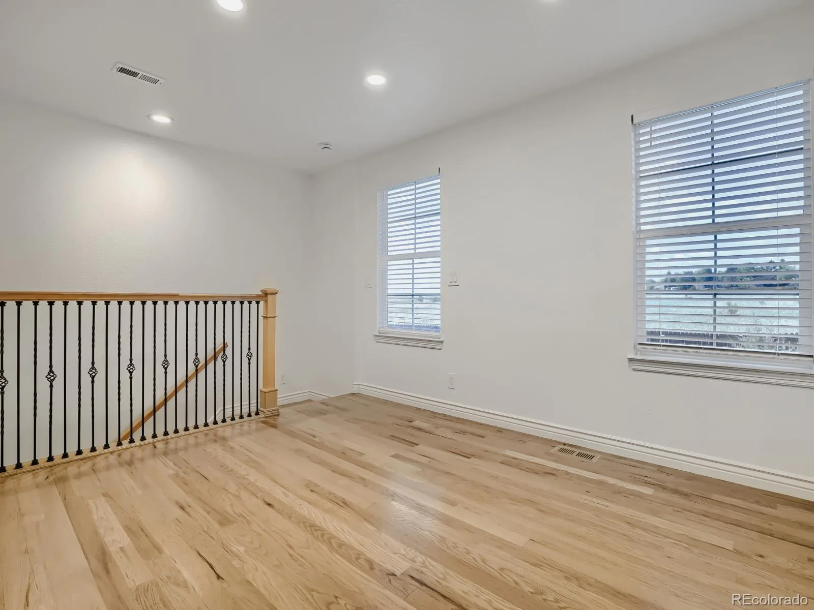 19740 E Idaho Avenue Aurora CO 80017 MLS #REC1588169 06042026140121 1600 13