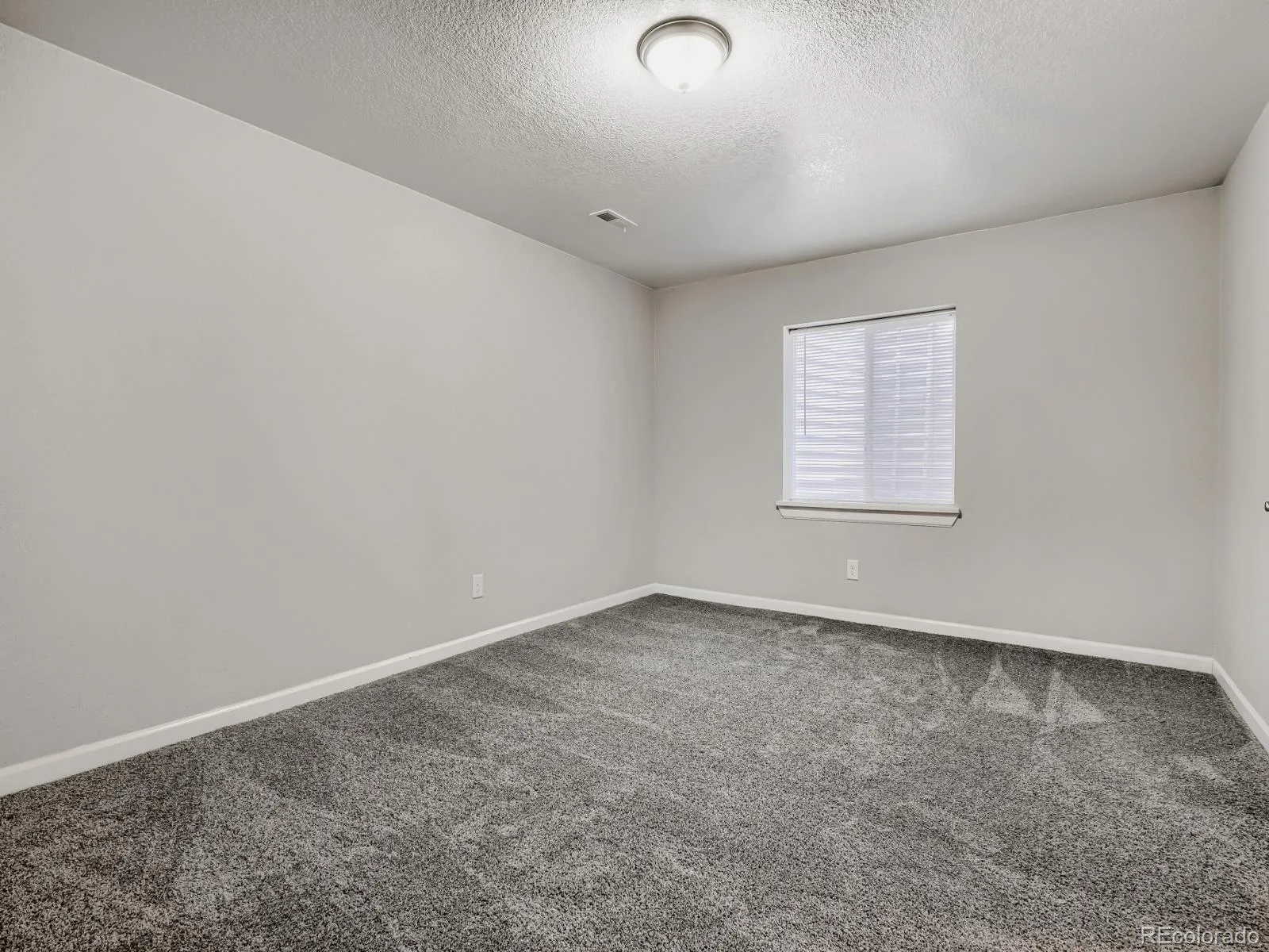 19740 E Idaho Avenue Aurora CO 80017 MLS #REC1588169 06042026140121 1600 19
