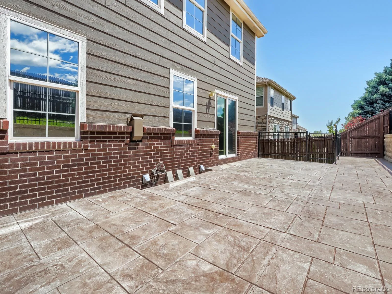 19740 E Idaho Avenue Aurora CO 80017 MLS #REC1588169 06042026140121 1600 26