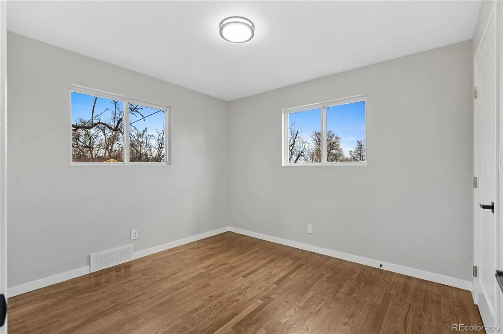 03272026004211 1600 21