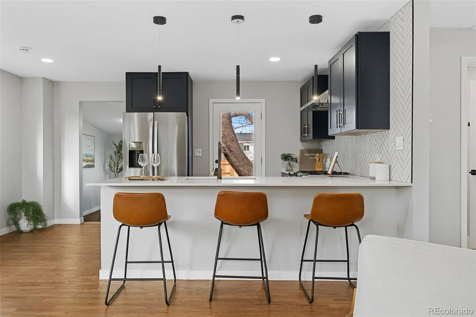 03272026004211 1600 8